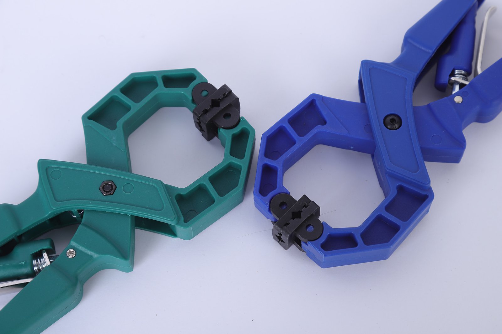 Jaw pads close-up - Wildleg ratchet A-clamp